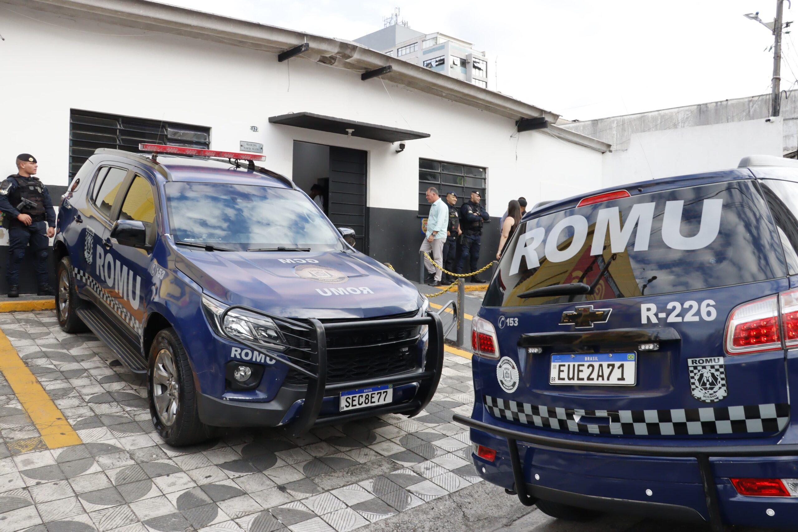 Romu prende um por furto, recupera carro e apreende motocicleta