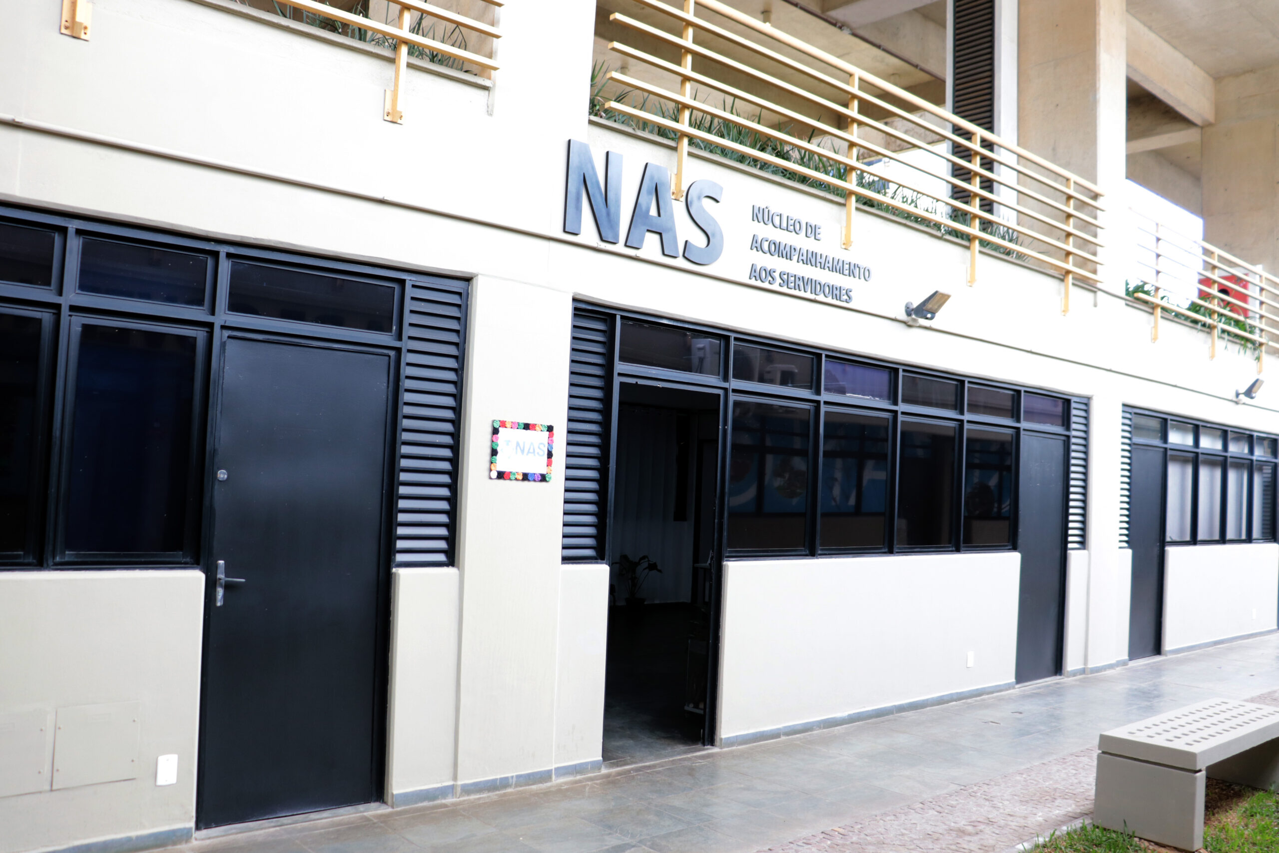 Secretaria de Administração realiza ações de saúde mental junto aos servidores dos cemitérios