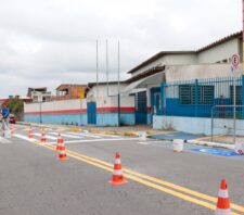 Transporte atua para melhorar sinalização em ruas do entorno das escolas de Suzano