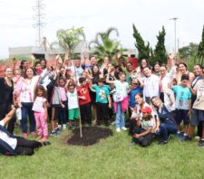 Primeira-dama acompanha visita de pacientes de saúde mental ao Viveiro Municipal