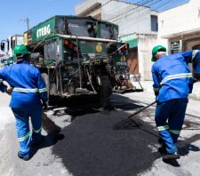 Transporte intensifica operação ‘Tapa-Buraco’ em vários pontos de Suzano