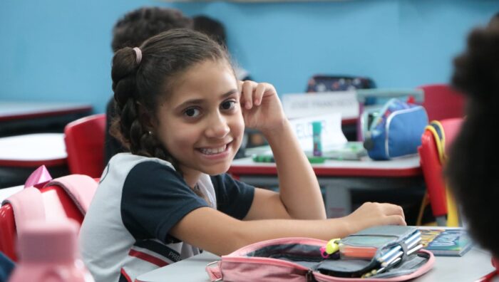 Volta às aulas de 26 mil alunos é acompanhada pelo prefeito de Suzano