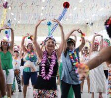 Suzano celebra a alegria da melhor idade no ‘Grito de Carnaval’