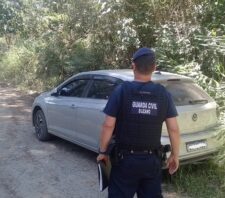 GCM de Suzano recupera carro roubado e apreende moto irregular