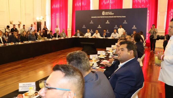 Prefeito de Suzano participa de reunião com gestores da Região Metropolitana de São Paulo