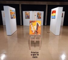 Moriconi recebe exposição que destaca trajetória de mulheres artistas