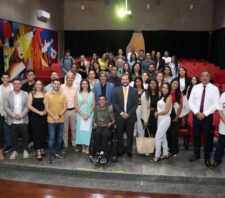 ‘Governo Presente’ promove encontro com universitários e atendidos pela Apae