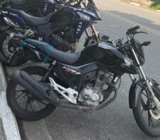 Motocicleta com mais de R$ 22 mil em multas é apreendida pela GCM no Jardim Europa