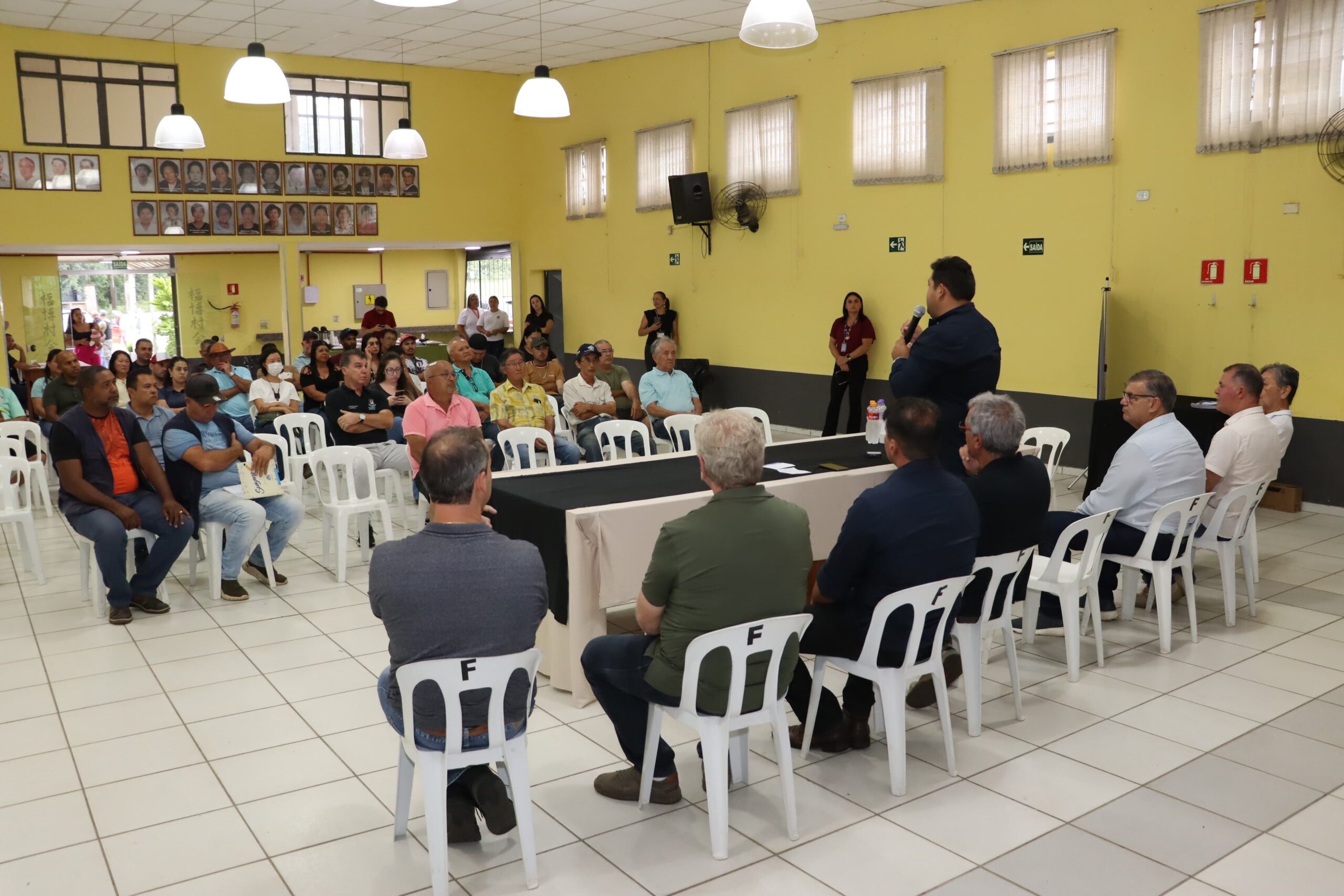 Prefeito e secretários discutem melhorias para o setor rural em reunião com agricultores