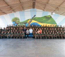 Prefeito apresenta aula magna no Tiro de Guerra de Suzano