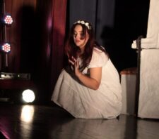 Teatro Dr. Armando de Ré recebe monólogo ‘Du Petit Chien’ nesta sexta-feira