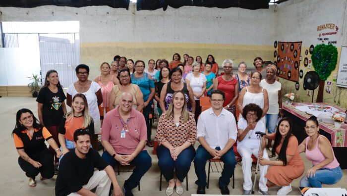 Primeira-dama e secretário visitam quatro projetos sociais