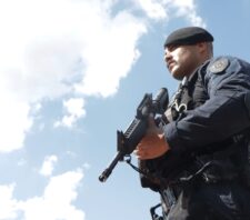 GCM de Suzano detém homem por tráfico no Miguel Badra