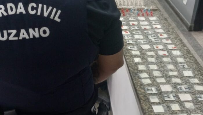 GCM de Suzano encontra mochila com entorpecentes no Boa Vista