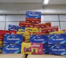 Fundo Social arrecada mais de 4 mil caixas de bombons em gincana entre secretarias e Câmara