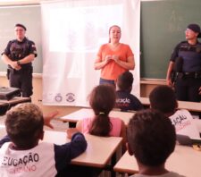 Educação inicia projeto-piloto contra bullying em escola no Jardim Varan