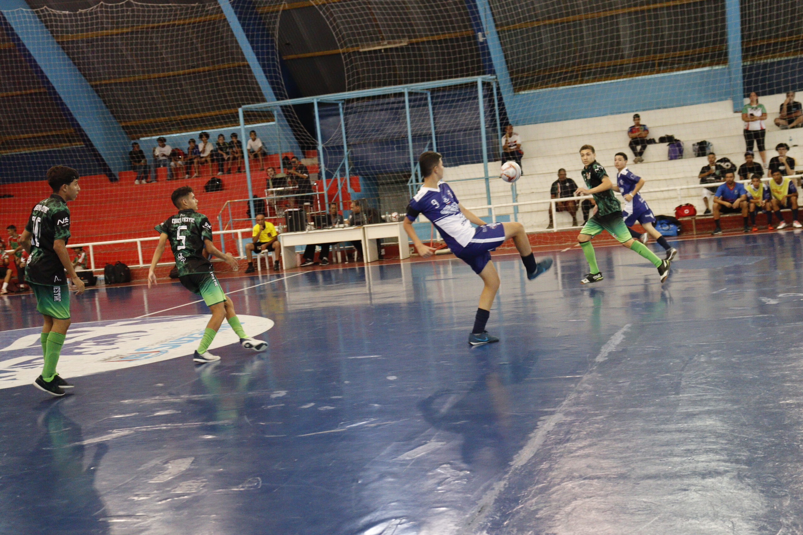Suzano disponibiliza 194 vagas para aulas gratuitas de futsal