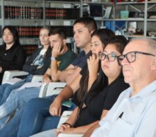Curso de Libras tem início com capacitação para servidores e população