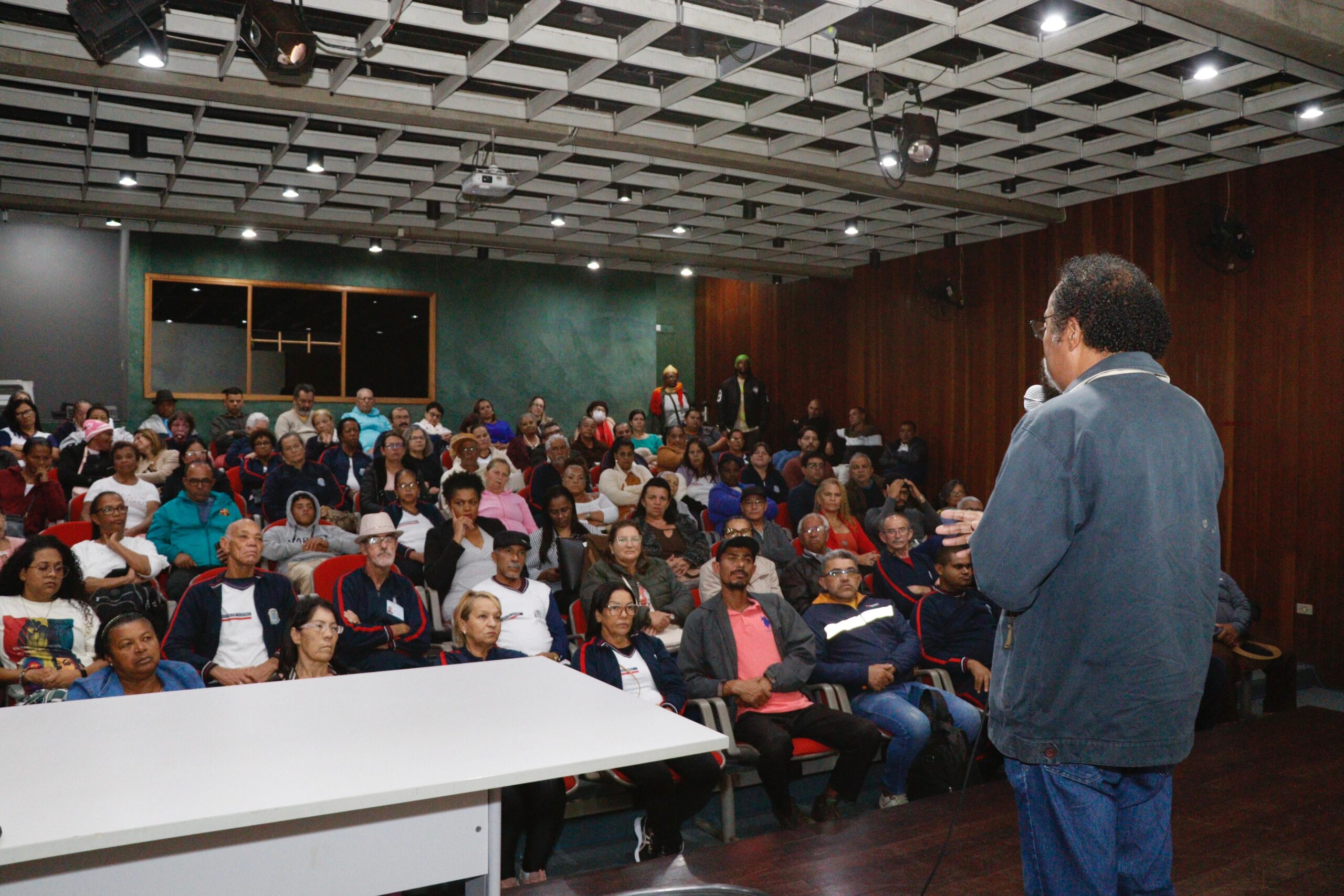 Assistência Social promove discussão sobre combate ao racismo