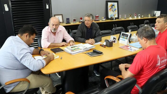Prefeito de Suzano reforça diálogo com instituições e lideranças