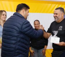 Prefeito participa de encontro com empresários na Apae