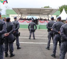 Prefeito prestigia 19º aniversário do Comando de Policiamento de Área Metropolitana
