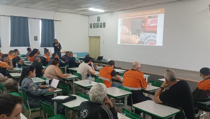 Suzano sedia treinamento das Defesas Civis da região para combate ao fogo