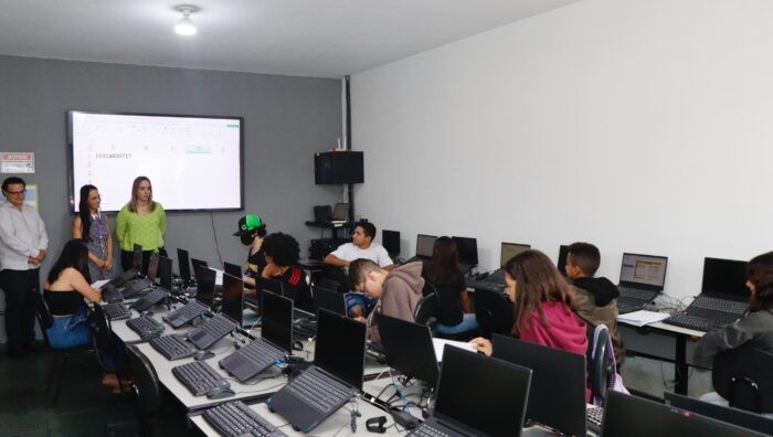 Assistência e Fundo Social reforçam parceria com institutos de Suzano