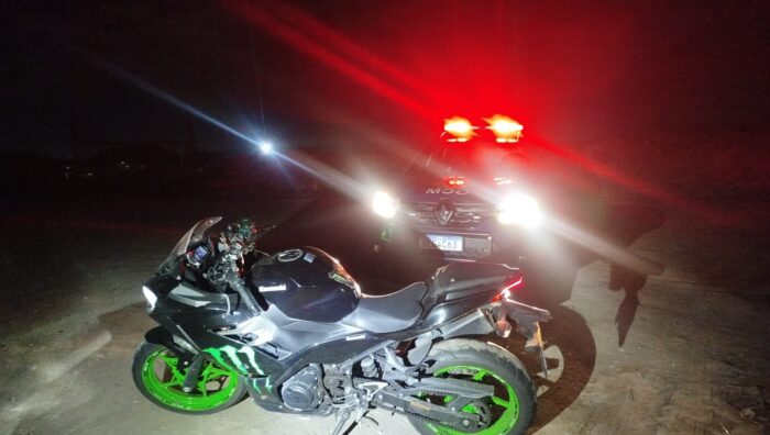 GCM recupera veículos roubados e apreende moto irregular