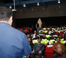 Suzano entrega certificados de curso de ampliação de competências para agentes de trânsito