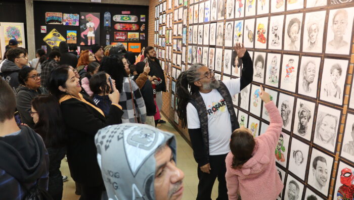 Primeira Exposição Profart reúne mais de 300 obras produzidas por alunos dos Centros Culturais