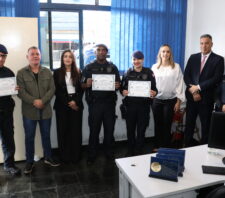 Heróis da GCM são homenageados por parto de emergência