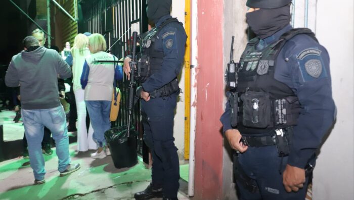 Operação ‘Cidade e Ordem’ fecha três comércios por irregularidades no funcionamento