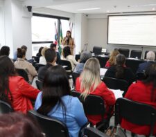 Palestra com procuradora do município sobre precatórios reúne autoridades na OAB
