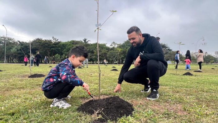 Projeto ‘Árvore FamiliAR’ reúne 140 participantes em novo plantio