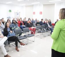 Primeira-dama participa de encontro de Conselho Comunitário na Clariant