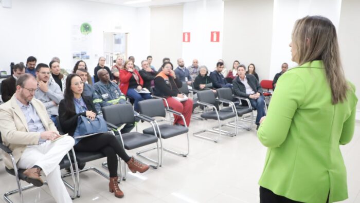 Primeira-dama participa de encontro de Conselho Comunitário na Clariant