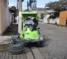 Ações de zeladoria alcançam mais de 20 localidades de Suzano nesta semana