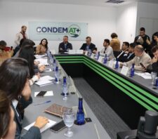 Prefeito discute políticas públicas para mulheres em reunião do Condemat+