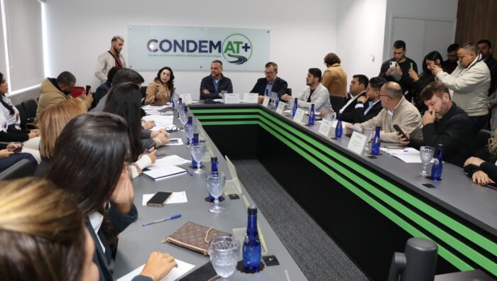 Prefeito discute políticas públicas para mulheres em reunião do Condemat+