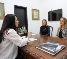 Primeira-dama de Suzano se reúne com Cristiane Freitas e aborda novas parcerias locais