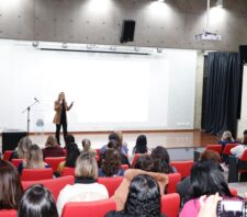 Administração realiza palestra sobre autocuidado para colaboradoras da Saúde