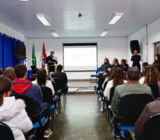 Prefeito acompanha evento de boas-vindas a 150 novos alunos da Univesp