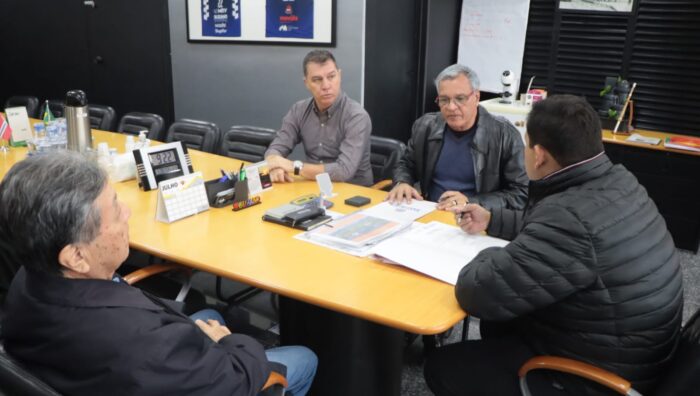 Prefeitura celebra Dia do Agricultor com repasse de R$ 100 mil para a produção local