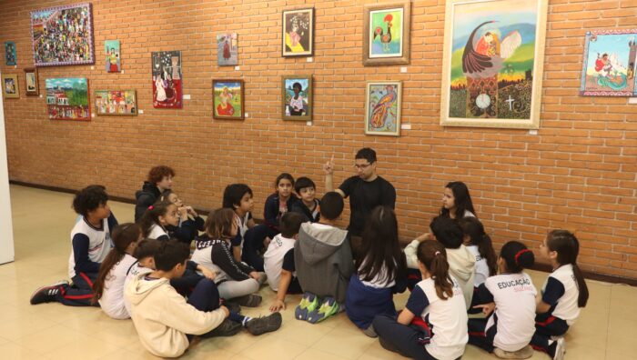 Educação encerra visitas guiadas em mostra de trabalhos de alunos da rede municipal