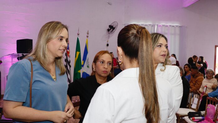 Primeira-dama representa Suzano em Fórum Regional de Mulheres em Biritiba Mirim