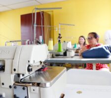 Saspe abre oito vagas para curso de overloque nesta sexta-feira