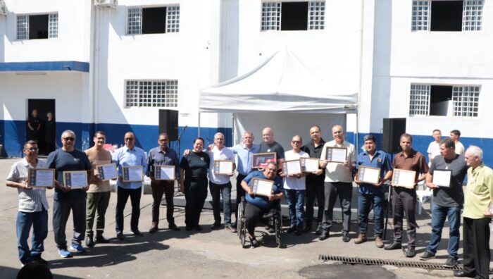Segurança Cidadã homenageia GCMs com mais de 30 anos de serviços prestados