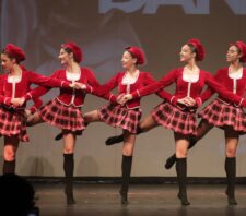 Abertura da 5ª Mostra de Dança reúne mais de 300 pessoas no Teatro Armando de Ré