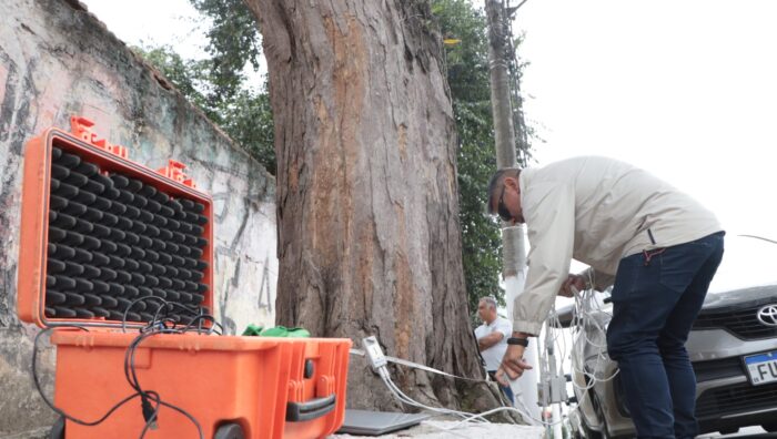Prefeitura utiliza tomógrafo sônico para monitorar saúde das árvores de Suzano